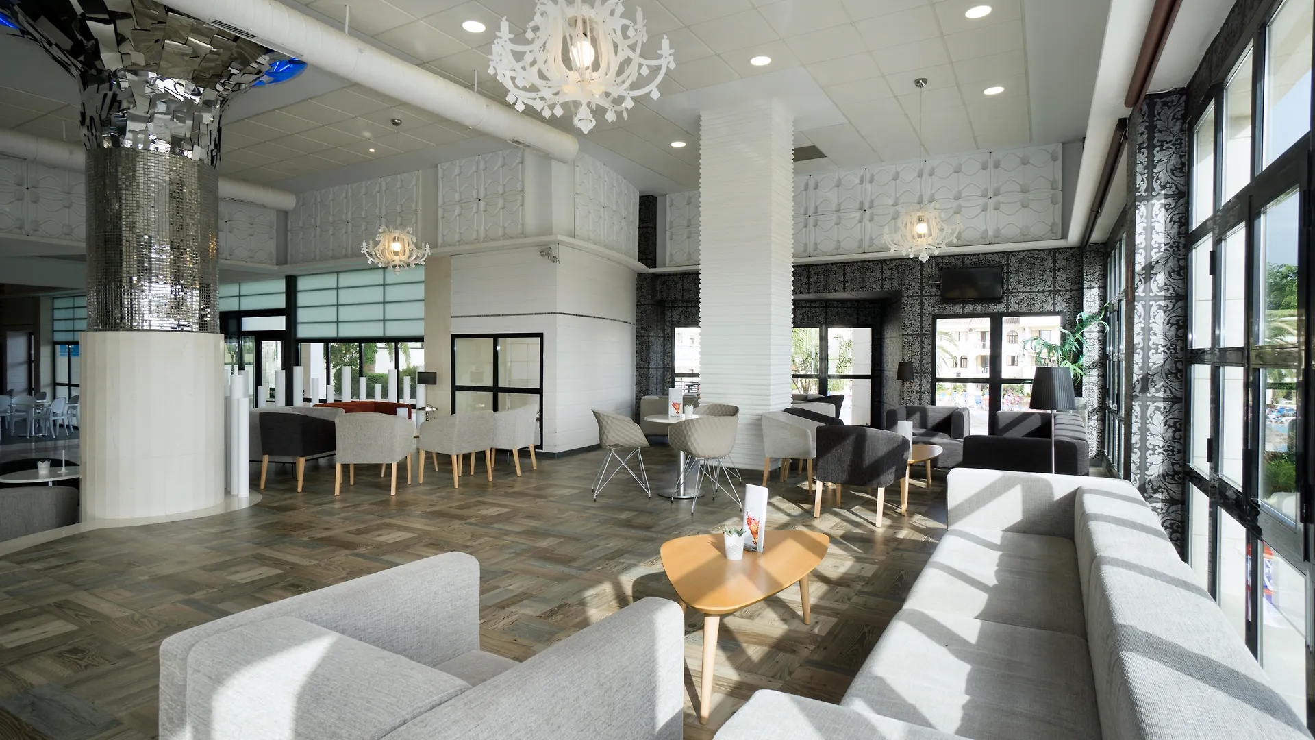 Hotel Puente Real Торремолинос 4*,  Испания